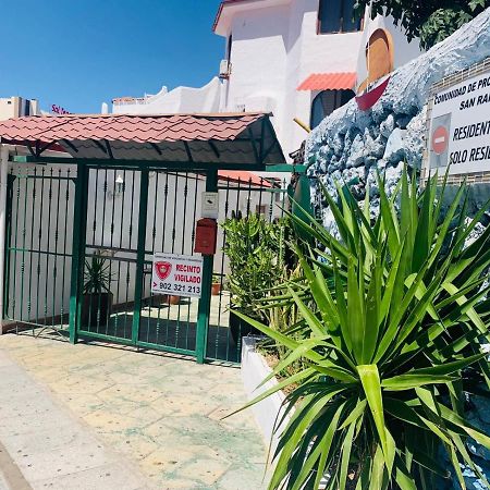 Triplex Young Fantasy Appartamento Playa de las Americas  Esterno foto